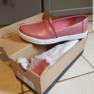 NWT Burnetie shoes